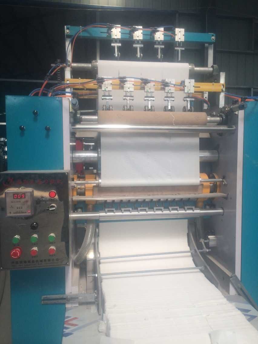 貴州全自動(dòng)抽紙機(jī)和衛(wèi)生紙加工設(shè)備發(fā)貨